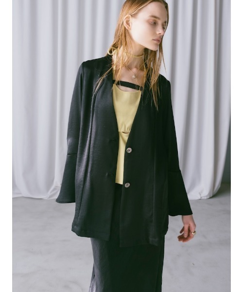 sahara（サハラ）の「Flare Sleeve Satin Jacket/フレアスリーブサテンジャケット（その他アウター・レディース・ブラック/オフホワイト・FREE）」の6枚目の写真