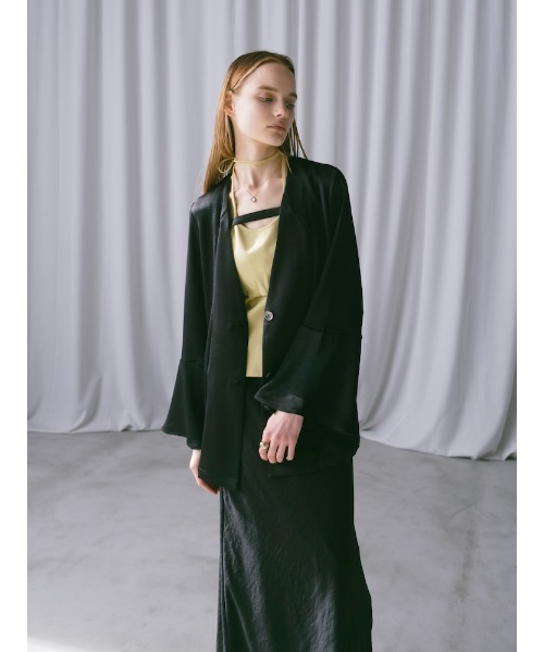 sahara（サハラ）の「Flare Sleeve Satin Jacket/フレアスリーブサテンジャケット（その他アウター・レディース・ブラック/オフホワイト・FREE）」の7枚目の写真