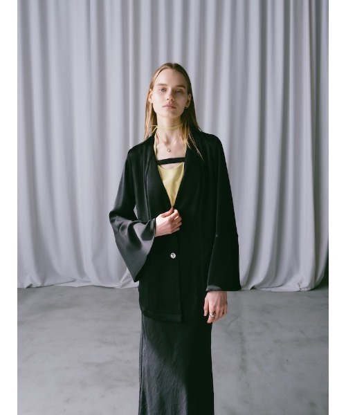 sahara（サハラ）の「Flare Sleeve Satin Jacket/フレアスリーブサテンジャケット（その他アウター・レディース・ブラック/オフホワイト・FREE）」の8枚目の写真