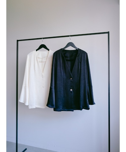 sahara（サハラ）の「Flare Sleeve Satin Jacket/フレアスリーブサテンジャケット（その他アウター・レディース・ブラック/オフホワイト・FREE）」の17枚目の写真