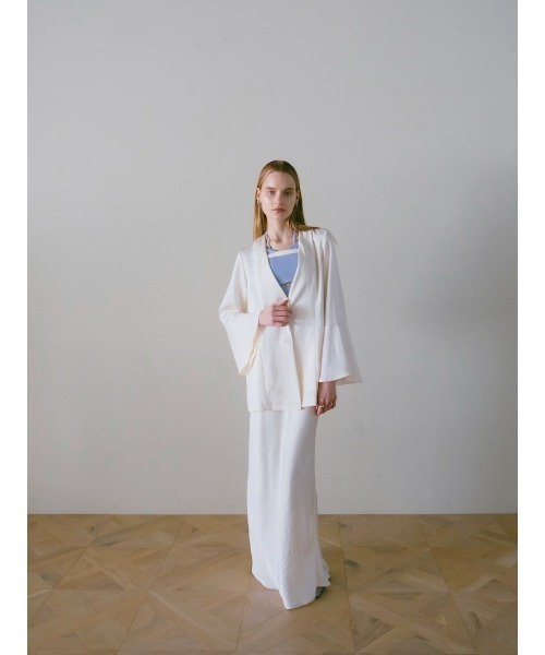 sahara（サハラ）の「Flare Sleeve Satin Jacket/フレアスリーブサテンジャケット（その他アウター・レディース・ブラック/オフホワイト・FREE）」の12枚目の写真