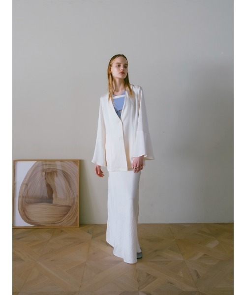 sahara（サハラ）の「Flare Sleeve Satin Jacket/フレアスリーブサテンジャケット（その他アウター・レディース・ブラック/オフホワイト・FREE）」の13枚目の写真