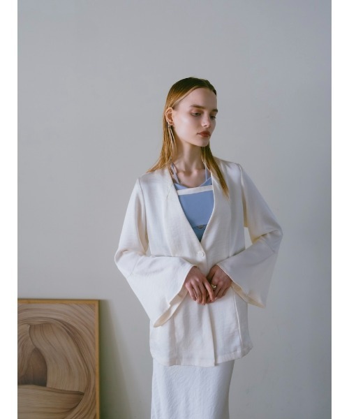 sahara（サハラ）の「Flare Sleeve Satin Jacket/フレアスリーブサテンジャケット（その他アウター・レディース・ブラック/オフホワイト・FREE）」の14枚目の写真