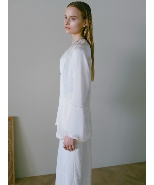 sahara（サハラ）の「Flare Sleeve Satin Jacket/フレアスリーブサテンジャケット（その他アウター・レディース・ブラック/オフホワイト・FREE）」の16枚目の写真