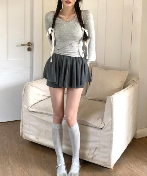 Vipoa(ヴィポア)の「Cross design slim tops(Tシャツ/カットソー・レディース・ブラック/グレー/ホワイト/パープル・FREE)」の15枚目の写真