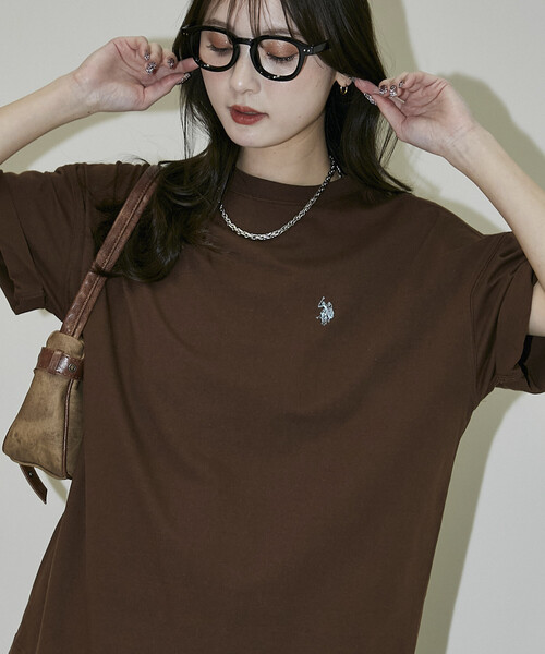 U.S. POLO ASSN.(ユーエスポロアッスン)の「U.S. POLO ASSN.U.S. POLO ASSN. × PUBLUX/ユーエスポロアッスン 別注 ワンポイント 刺繍 クルーネック Tシャツ 限定展開(Tシャツ/カットソー・メンズ・ブラック/チャコールグレー/ネイビー/ピンク/ホワイト/ブラウン/グレー・MEDIUM/LARGE/SMALL)」の5枚目の写真