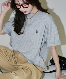 PUBLUX（パブリュクス）の「U.S. POLO ASSN.U.S. POLO ASSN. × PUBLUX/ユーエスポロアッスン 別注 ワンポイント 刺繍 クルーネック Tシャツ　限定展開（Tシャツ/カットソー）」