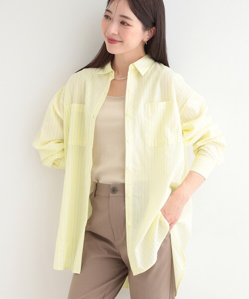 SHOO・LA・RUE（シューラルー）の「【体型カバー】バックギャザーで魅せる オーバーサイズシャツ（シャツ/ブラウス・レディース・ネイビー系2/イエロー系その他4/グリーン系3/ライトブルー・00）」の4枚目の写真