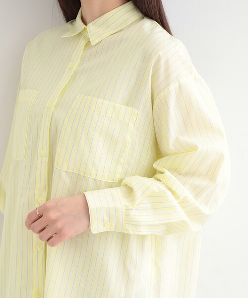 SHOO・LA・RUE（シューラルー）の「【体型カバー】バックギャザーで魅せる オーバーサイズシャツ（シャツ/ブラウス・レディース・ネイビー系2/イエロー系その他4/グリーン系3/ライトブルー・00）」の11枚目の写真