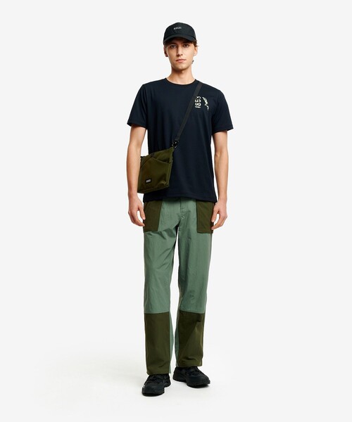 AIGLE(エーグル)の「撥水 UVカット CORDURA アクティブテック バイカラーパッチポケットパンツ(カーゴパンツ・メンズ・モスグリーン/グレー・44/42/38/40)」の3枚目の写真