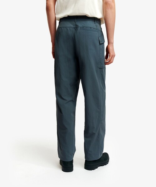 AIGLE(エーグル)の「撥水 UVカット CORDURA アクティブテック バイカラーパッチポケットパンツ(カーゴパンツ・メンズ・モスグリーン/グレー・44/42/38/40)」の7枚目の写真