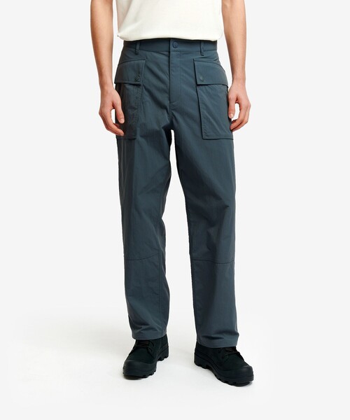 AIGLE(エーグル)の「撥水 UVカット CORDURA アクティブテック バイカラーパッチポケットパンツ(カーゴパンツ・メンズ・モスグリーン/グレー・44/42/38/40)」の9枚目の写真