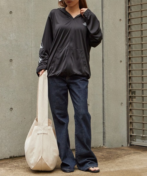 VOLCOM(ボルコム)の「VOLCOM/ボルコム PISTOL STONE RASH ZIP PARKA 長袖ラッシュガード 2026年 夏 夏服(パーカー・メンズ・ホワイト/ブラック・M/L/XL)」の17枚目の写真