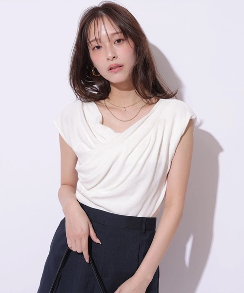 Mystrada(マイストラーダ)の「ドレープニット(ニット/セーター・レディース・ブラック/レッド/ピンク/ホワイト・38)」の2枚目の写真