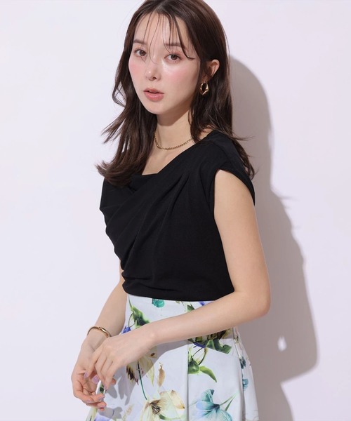 Mystrada(マイストラーダ)の「ドレープニット(ニット/セーター・レディース・ブラック/レッド/ピンク/ホワイト・38)」の6枚目の写真