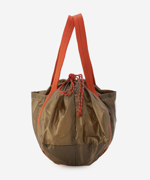 Epperson Mountaineering(エパーソンマウンテニアリング)の「Epperson Mountaineering | ランチバッグ S BROWN UNISEX(トートバッグ・レディース・ブラウン・ONE)」の8枚目の写真