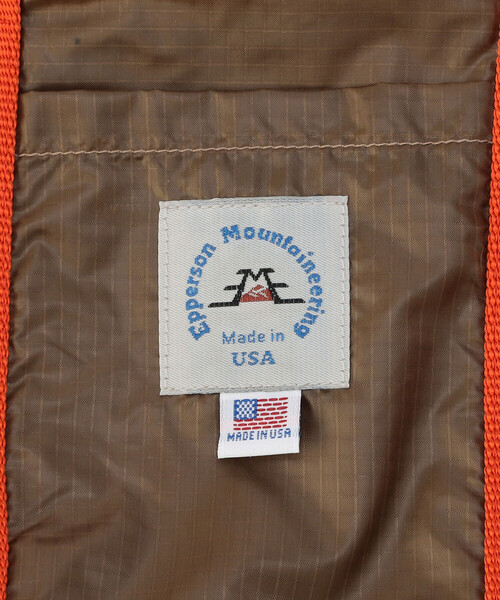 Epperson Mountaineering(エパーソンマウンテニアリング)の「Epperson Mountaineering | ランチバッグ S BROWN UNISEX(トートバッグ・レディース・ブラウン・ONE)」の4枚目の写真