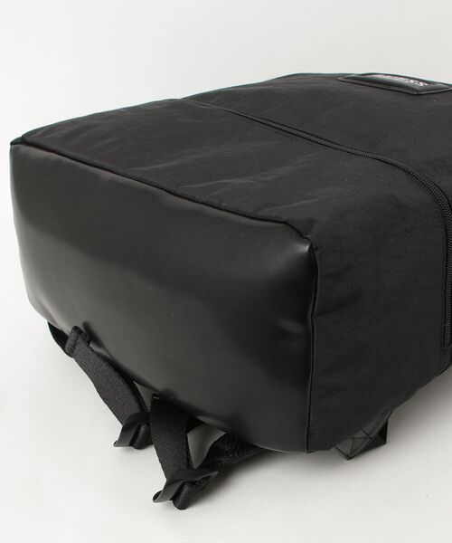BINX Backpack リュック バックパック | GUESS(ゲス) JAPAN 公式