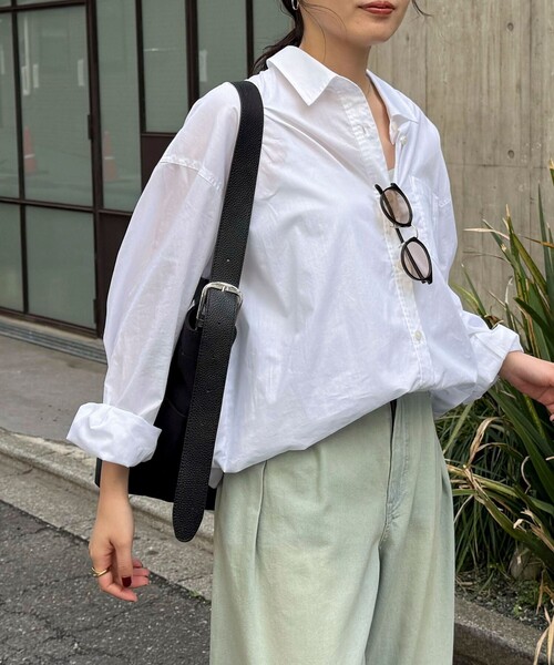 fredy emue(フレディエミュ)の「汗染み軽減加工シャツブルゾン(シャツ/ブラウス・レディース・ブルー系その他/サックスブルー/ブラウン系その他/オフホワイト・38)」の1枚目の写真