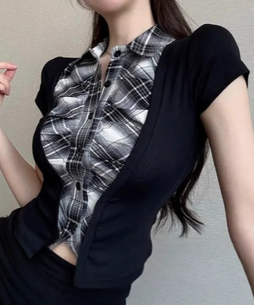 SHEPP(シープ)の「ウエストシェイプ コルセット風ドッキング半袖ブラウス(Tシャツ/カットソー・レディース・ブラック・S/M)」の3枚目の写真