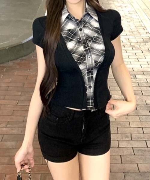 SHEPP(シープ)の「ウエストシェイプ コルセット風ドッキング半袖ブラウス(Tシャツ/カットソー・レディース・ブラック・S/M)」の10枚目の写真