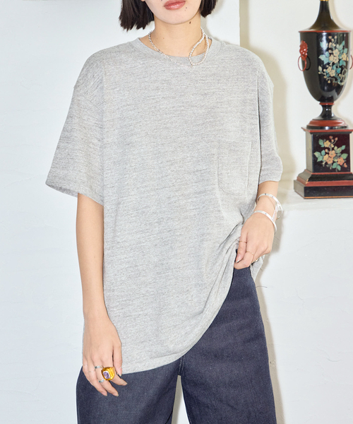 KURO（クロ）の「KURO BLOOM POCKET TEE 964259：Tシャツ（Tシャツ/カットソー・レディース・ホワイト/チャコールグレー・MEDIUM）」の3枚目の写真