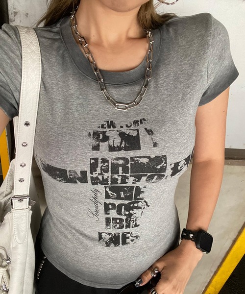 non-hedge(ノンヘッジ)の「クロス風カスレロゴTシャツ(Tシャツ/カットソー・レディース・ブラック/オフホワイト/グレー/ネイビー/レッド・FREE)」の4枚目の写真