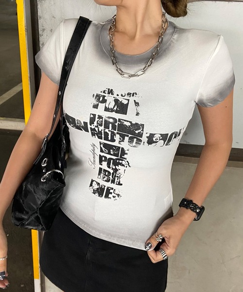 non-hedge(ノンヘッジ)の「クロス風カスレロゴTシャツ(Tシャツ/カットソー・レディース・ブラック/オフホワイト/グレー/ネイビー/レッド・FREE)」の16枚目の写真