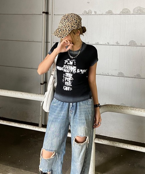non-hedge(ノンヘッジ)の「クロス風カスレロゴTシャツ(Tシャツ/カットソー・レディース・ブラック/オフホワイト/グレー/ネイビー/レッド・FREE)」の18枚目の写真