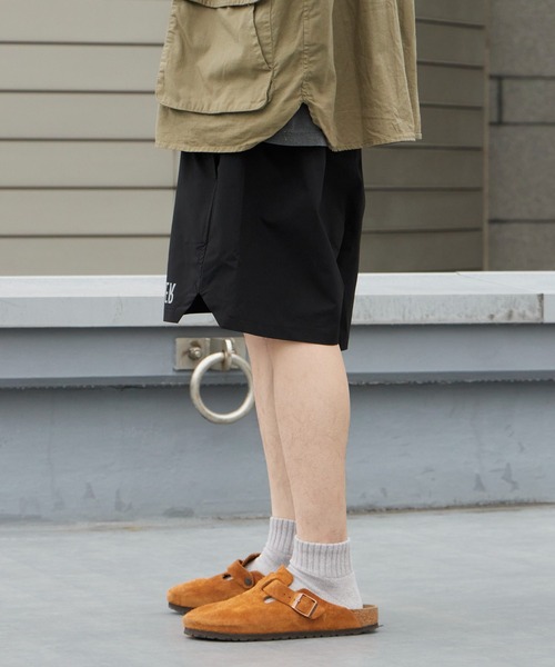 POLeR(ポーラー)の「POLeR/ポーラー RELOP 2 DRY TRAINING SHORTS 水陸両用 吸湿速乾 UVカット ストレッチ 耐塩素 ワイドシルエット ショートパンツ ハーフパンツ ショーツ ブランドパッチ メンズ 2026年 夏 夏服(その他パンツ・メンズ・ブラック/ベージュ/ネイビー・M/L/XL)」の17枚目の写真