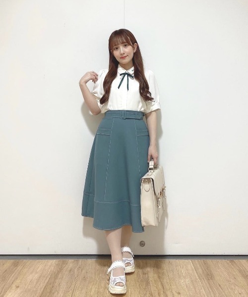 F i.n.t(フィント)の「ベルト付き配色ステッチAラインスカート/fint フィント(スカート・レディース・ネイビー/グリーン/コーラルピンク・FREE)」の4枚目の写真