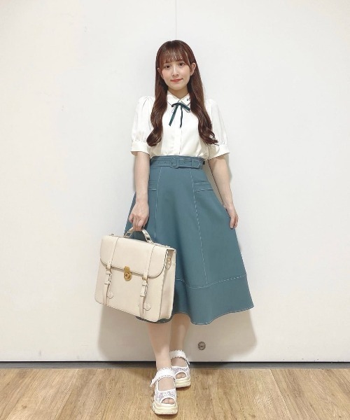 F i.n.t(フィント)の「ベルト付き配色ステッチAラインスカート/fint フィント(スカート・レディース・ネイビー/グリーン/コーラルピンク・FREE)」の5枚目の写真