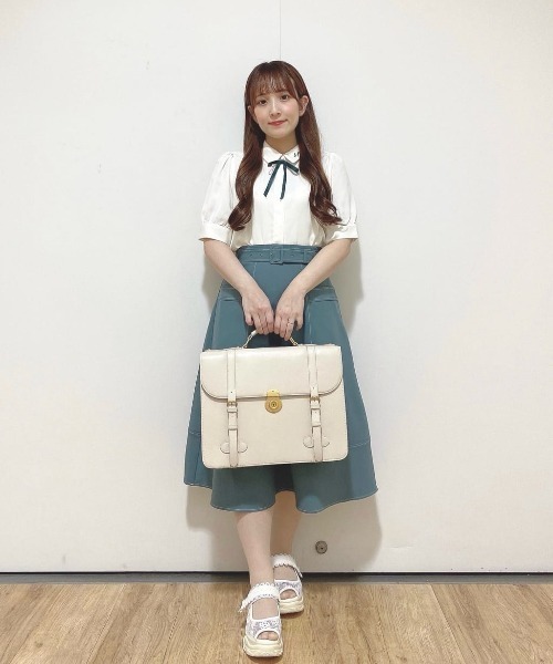F i.n.t(フィント)の「ベルト付き配色ステッチAラインスカート/fint フィント(スカート・レディース・ネイビー/グリーン/コーラルピンク・FREE)」の6枚目の写真
