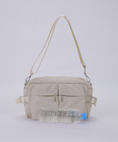 ALTROSE（アルトローズ）の「【500mlペットボトル対応】2WAYショルダー ボディバッグ バッグ グリュー（ショルダーバッグ・レディース・ブラウン/カーキ/アイボリー/ブラック・FREE）」の21枚目の写真