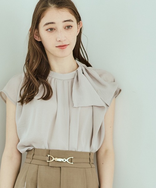 12Twelve Agenda(トゥエルブ アジェンダ)の「NANOTEXボウタイブラウス(シャツ/ブラウス・レディース・ネイビー/グレイッシュベージュ/イエロー・M)」の2枚目の写真
