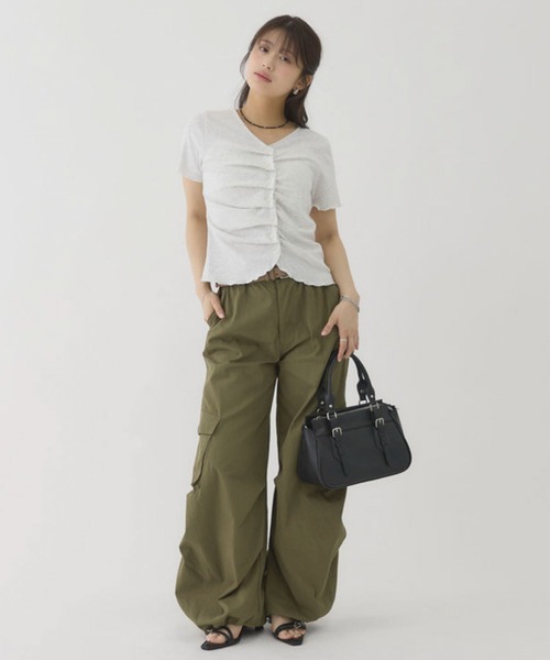 archives(アルシーヴ)の「ハーフスリーブフロントタックカットTOPS(Tシャツ/カットソー・レディース・オートミール/レッド/ブラック/Cream・MEDIUM)」の20枚目の写真