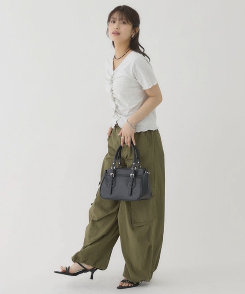 archives(アルシーヴ)の「ハーフスリーブフロントタックカットTOPS(Tシャツ/カットソー・レディース・オートミール/レッド/ブラック/Cream・MEDIUM)」の19枚目の写真
