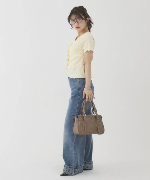 archives(アルシーヴ)の「ハーフスリーブフロントタックカットTOPS(Tシャツ/カットソー・レディース・オートミール/レッド/ブラック/Cream・MEDIUM)」の6枚目の写真