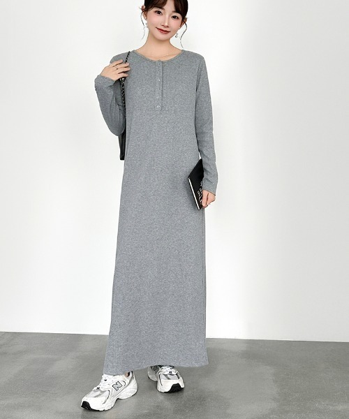 COCOMOMO(ココモモ)の「【選べる2丈】 ヘンリーネックワンピース リブ ワンピース ロング 長袖 カットソー テレコリブ ロングワンピース マキシ バックスリット カジュアル レギュラー丈 トール丈(ワンピース・レディース・ブラック/ライトグレー/ピンクベージュ・M(レギュラー丈)/L(レギュラー丈)/M(トール丈)/L(トール丈))」の12枚目の写真