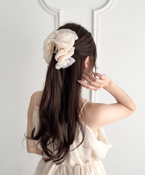 sowang(ソワン)の「シフォンバンスクリップ(バレッタ/ヘアクリップ・レディース・ブラック/アイボリー・FREE)」の3枚目の写真