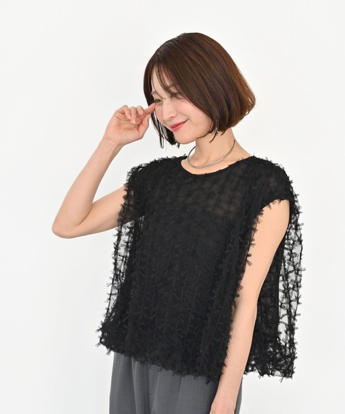 Ehre style(エーレスタイル)の「夏に活躍!大人のノースリシアートップス(キャミソール・レディース・ブラック/アイボリー・FREE)」の3枚目の写真