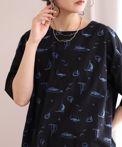Emago（イマゴ）の「EMAGO ﾖｯﾄ刺繍ﾌﾞﾗｳｽ 5分袖（シャツ/ブラウス・レディース・パープル/グレー/ブラック・FREE）」の2枚目の写真