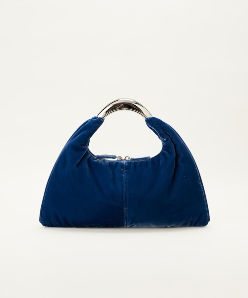 LE VERNIS(ル・ベルニ)の「LE VERNIS(ル・ベルニ)Sculpture triangle bag S(Velvet)(ハンドバッグ・レディース・ブルー・FREE)」の11枚目の写真