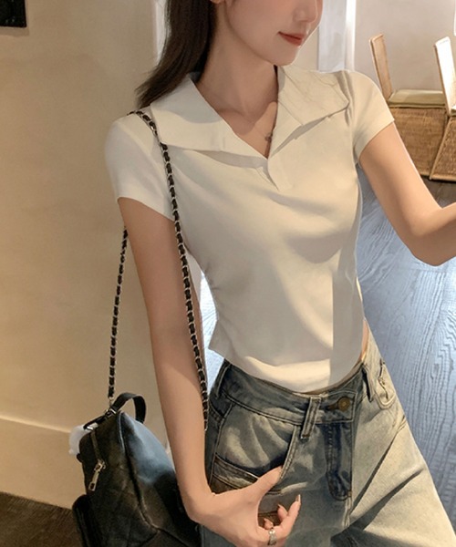 2ly2(トゥーリートゥー)の「スキッパーカラースリムTシャツ レディース クロップドトップス(Tシャツ/カットソー・レディース・ホワイト・FREE)」の2枚目の写真