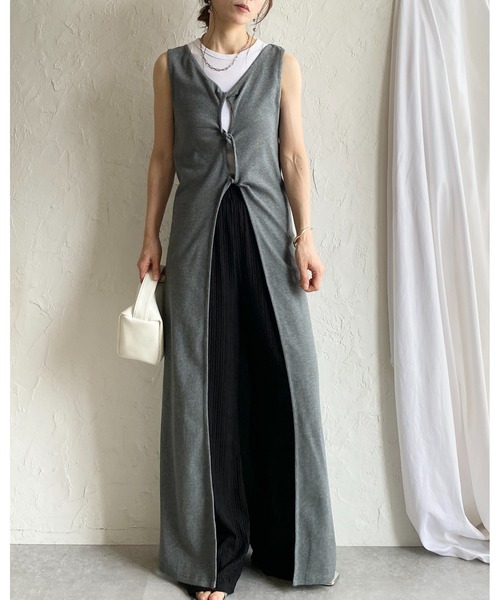 She's Closet(シーズクローゼット)の「ノースリーブ タイト ロング丈 ツイスト フロントスリット タンクトップリブワンピース(ワンピース・レディース・ブラック/グレー/ホワイト・FREE)」の3枚目の写真