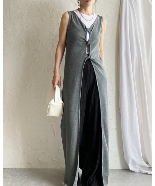 She's Closet(シーズクローゼット)の「ノースリーブ タイト ロング丈 ツイスト フロントスリット タンクトップリブワンピース(ワンピース・レディース・ブラック/グレー/ホワイト・FREE)」の19枚目の写真