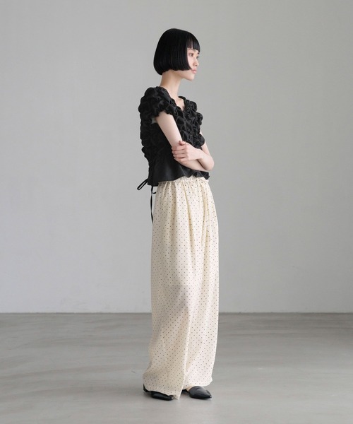 LOWRYS FARM（ローリーズファーム）の「シャーリングブラウスフレンチスリーブ　1046442（シャツ/ブラウス・レディース・ベージュ/ブラック/ピンク/ホワイト・FREE）」の6枚目の写真