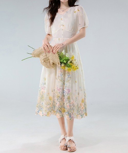LUCPY(ラクピー)の「フラワー刺繍シアーティアードワンピース(ワンピース・レディース・アイボリー・X-LARGE/LARGE/MEDIUM/SMALL)」の1枚目の写真