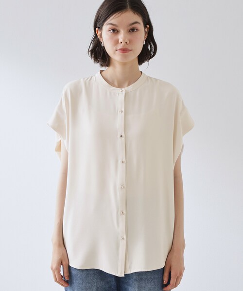 THE SHOP TK （ザ ショップ ティーケー ）の「【ひんやり/遮熱/セットアップ可】やみつきになる とろみバンドカラーブラウス（シャツ/ブラウス・レディース・ネイビー/アイボリー/スミクロ・12/13）」の21枚目の写真