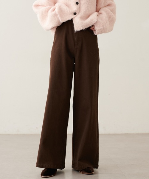 natural couture(ナチュラルクチュール)の「ゆるストレートストレッチセルフカットデニムパンツ(デニムパンツ・レディース・サックスブルー/ブルー/ブラウン・MEDIUM/SMALL/LARGE)」の2枚目の写真